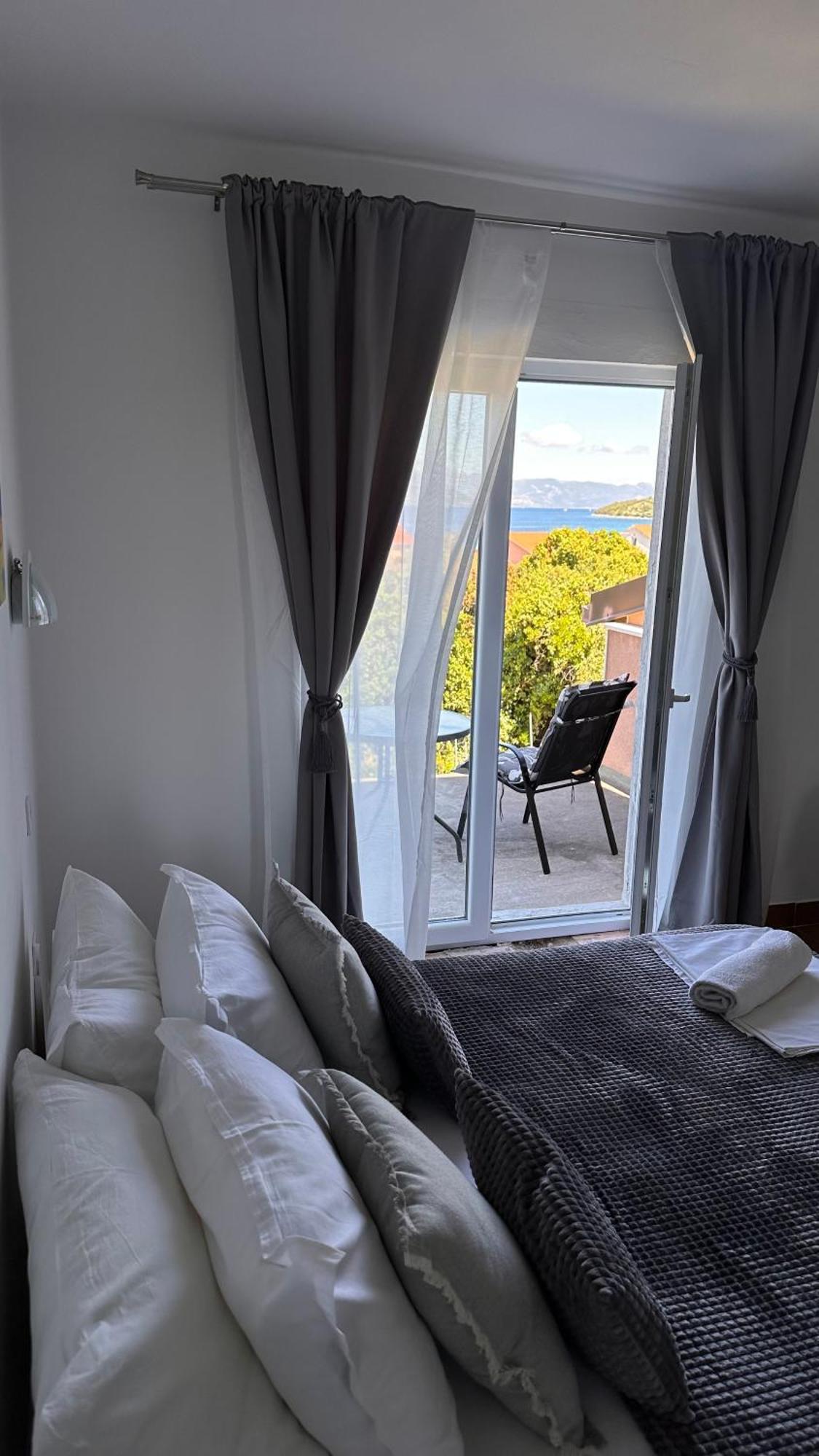 Apartments Oxygen Račišće Eksteriør bilde