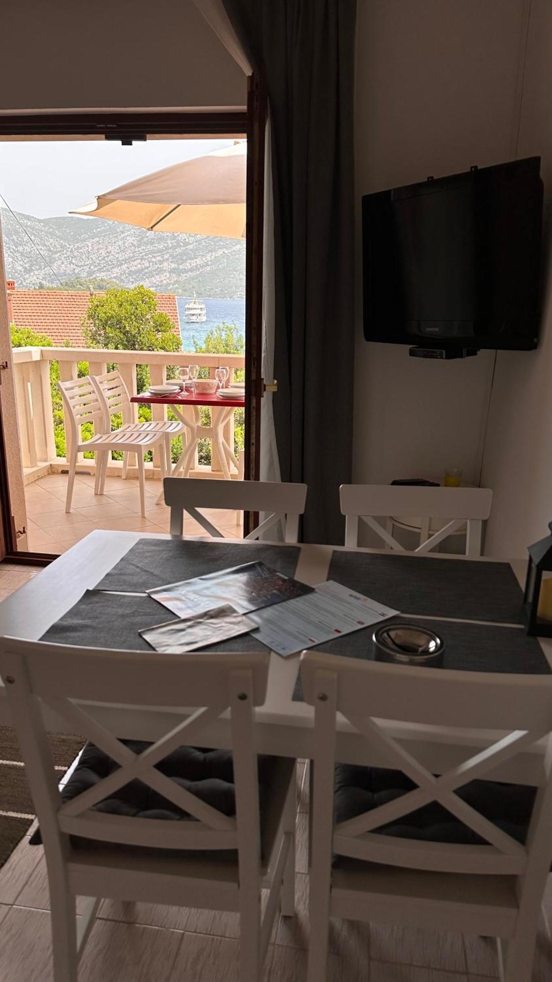 Apartments Oxygen Račišće Eksteriør bilde